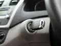 Kluczyk w stacyjce, a silnik diesla nie chce odpalić? To mogą być objawy słabego akumulatora.