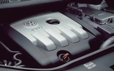 Silnik 2.0 TDI. Sprawdzanie poziomu oleju jest kluczowe dla jego żywotności.