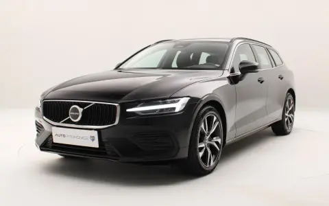 Czarny Volvo V60. Zastanawiasz się, jaki silnik wybrać do tego stylowego kombi?
